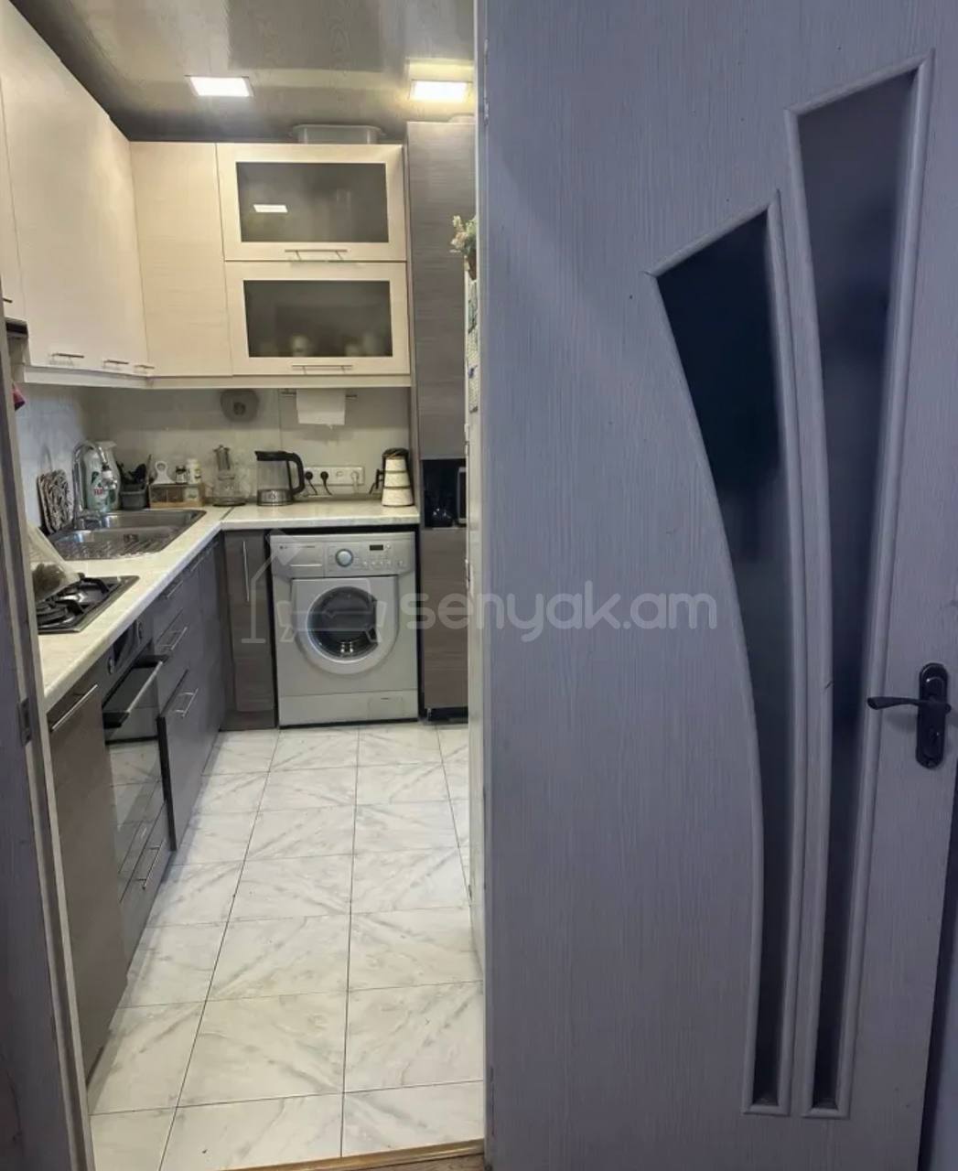 2 Սենյականոց Բնակարան Քարե Շենքում, 54քմ, 2/5 հարկ, Կապիտալ Վերանորոգված