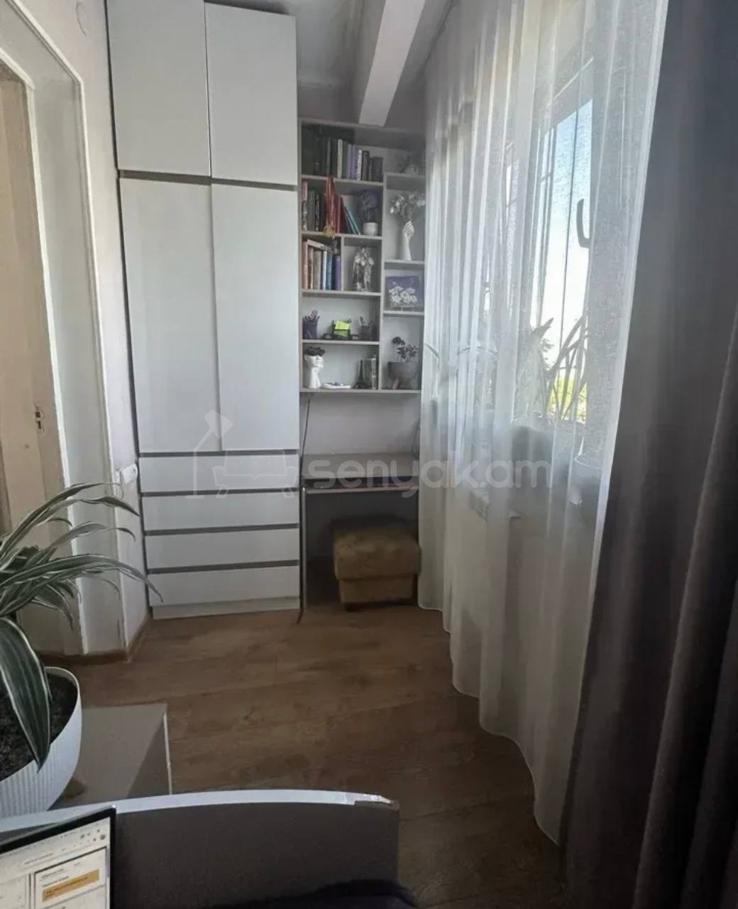 2 Սենյականոց Բնակարան Քարե Շենքում, 54քմ, 2/5 հարկ, Կապիտալ Վերանորոգված