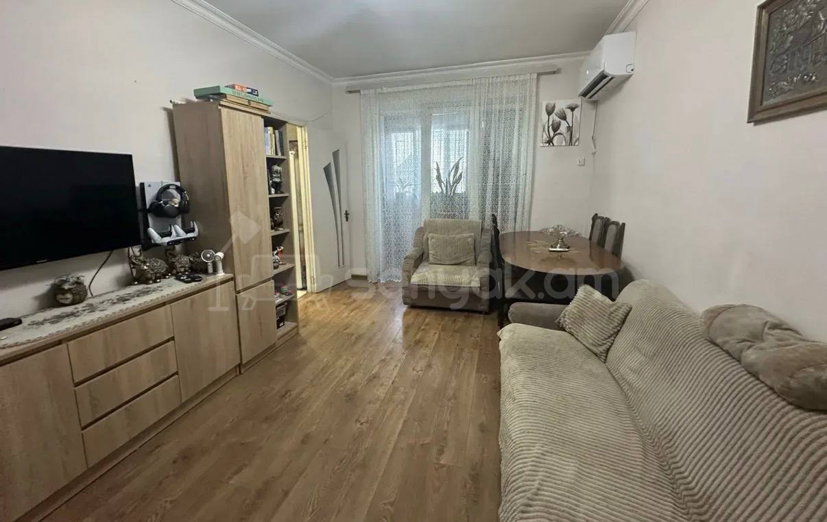 2 Սենյականոց Բնակարան Քարե Շենքում, 54քմ, 2/5 հարկ, Կապիտալ Վերանորոգված