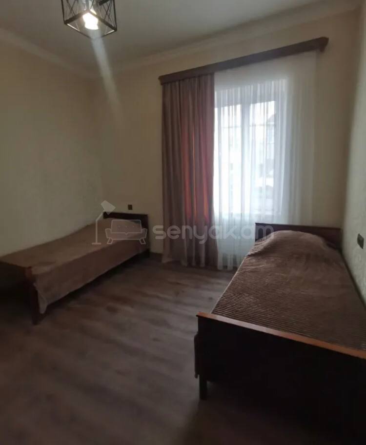 4 Սենյականոց Սեփական Տուն, 110քմ, Կոսմետիկ Վերանորոգված, Կահավորված