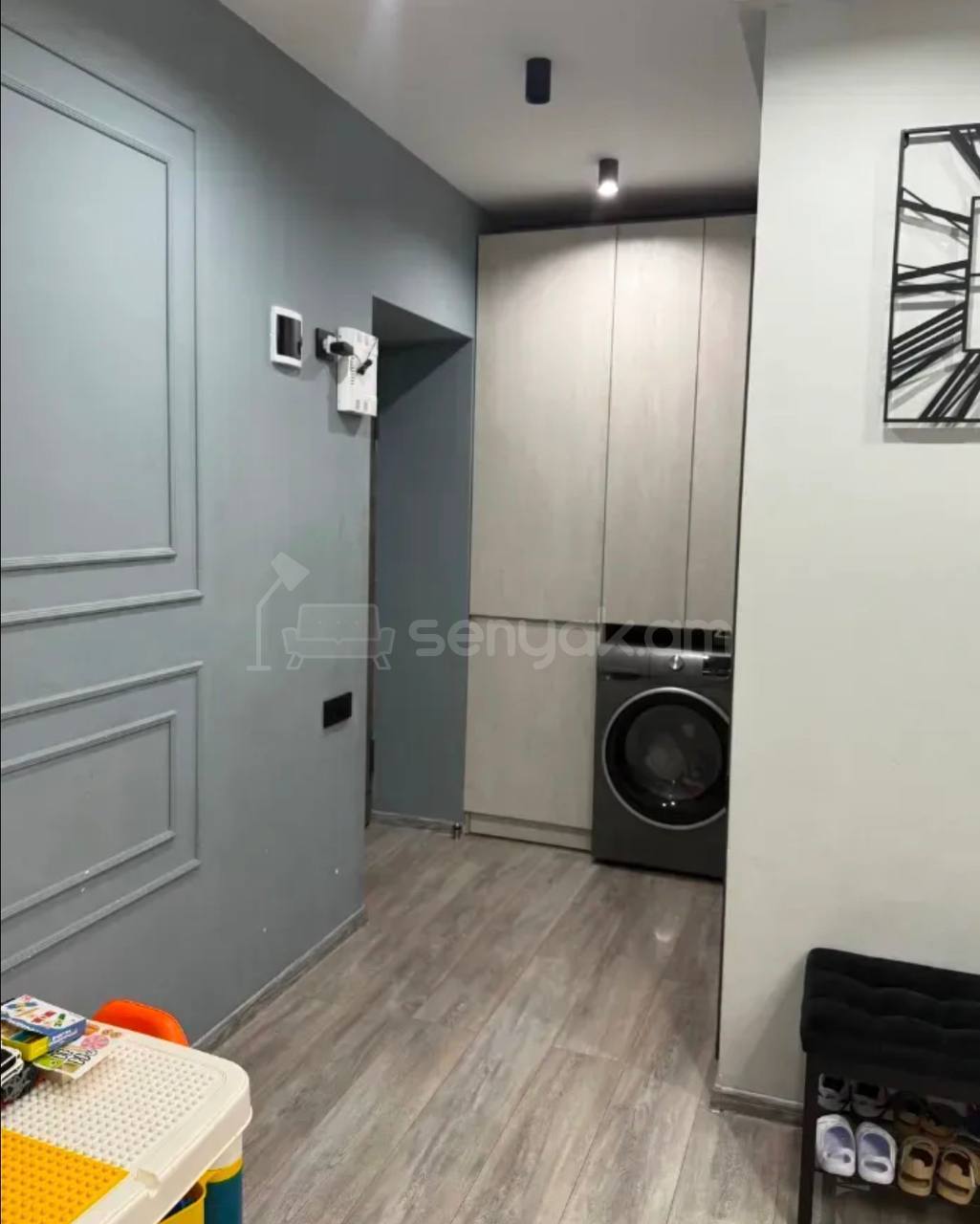 2 Սենյականոց Բնակարան Քարե Շենքում, 42քմ, 4/5 հարկ, Կապիտալ Վերանորոգված