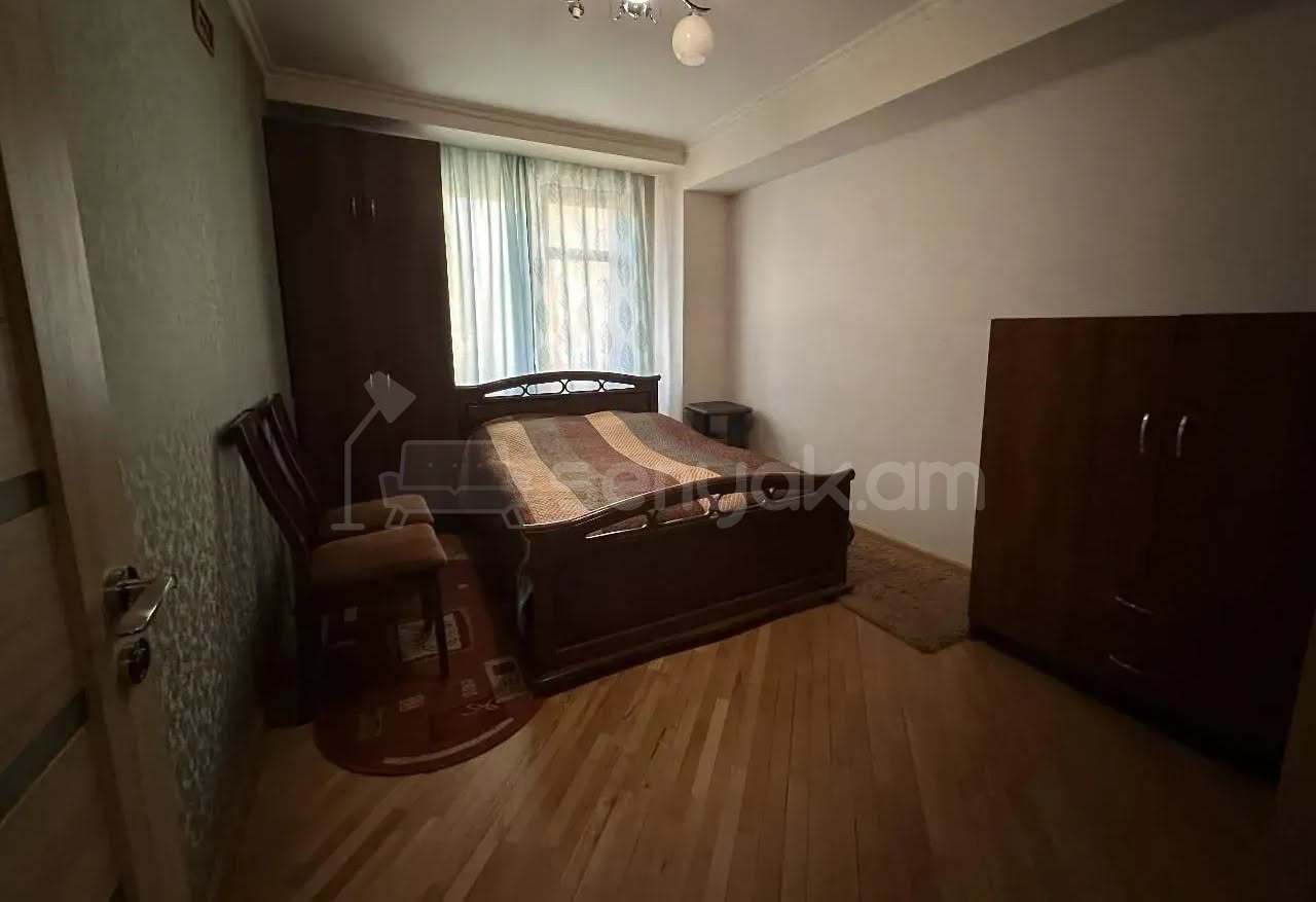 4 Սենյականոց Բնակարան, 8քմ, 2/16 հարկ, Կապիտալ Վերանորոգված
