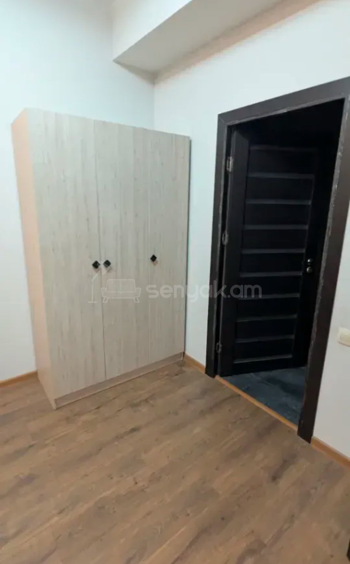 3 Սենյականոց Բնակարան Նորակառույցում, 92քմ, 4/13 հարկ, Կապիտալ Վերանորոգված, Կահավորված