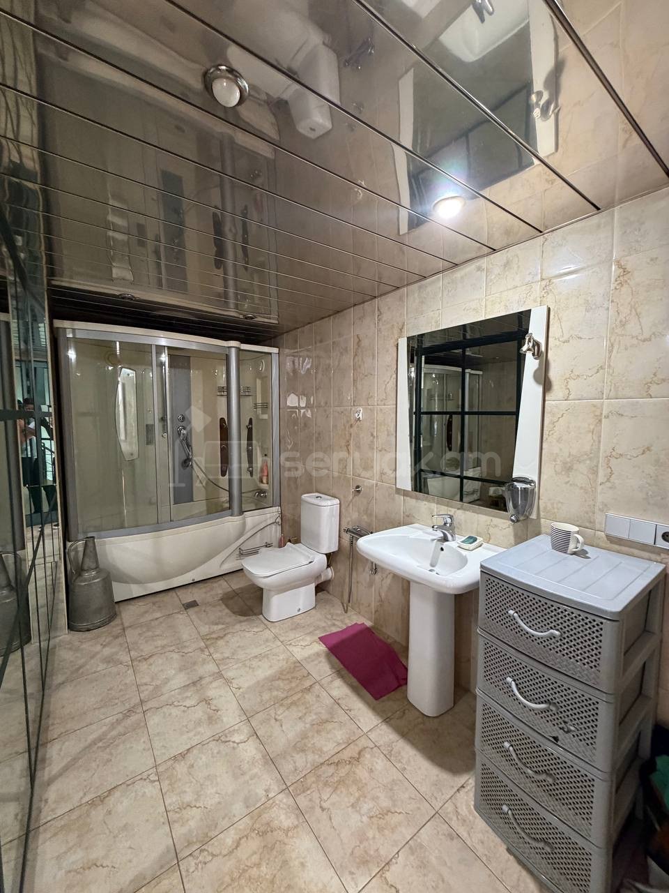 5 Սենյականոց Բնակարան Քարե Շենքում, 162քմ, 4/5 հարկ, Կապիտալ Վերանորոգված, Կահավորված, Արևկող