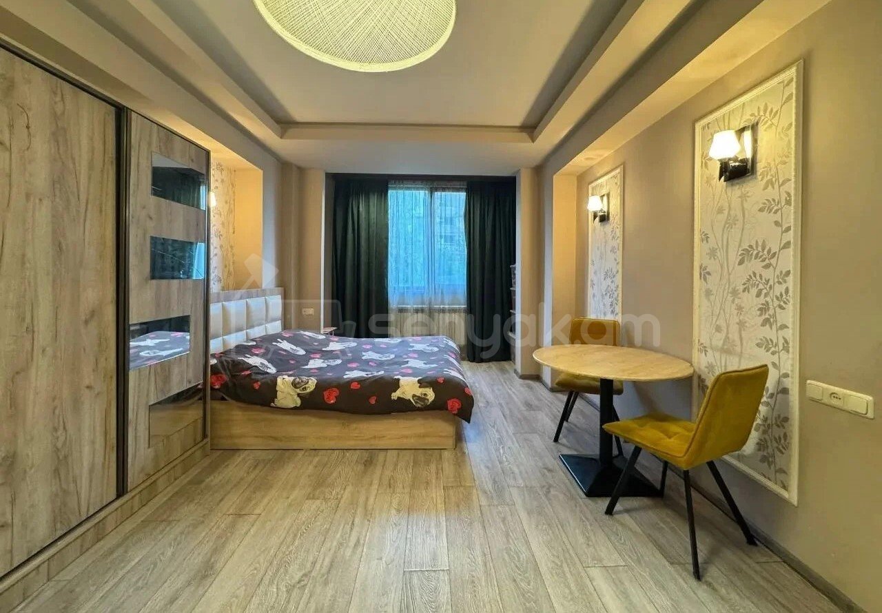 1 Սենյականոց Բնակարան, 42քմ, 4/9 հարկ, Կապիտալ Վերանորոգված