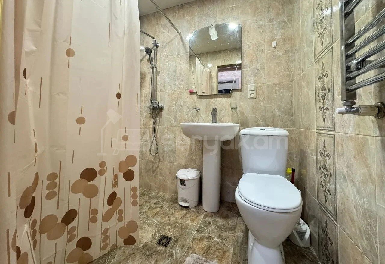 1 Սենյականոց Բնակարան, 42քմ, 4/9 հարկ, Կապիտալ Վերանորոգված