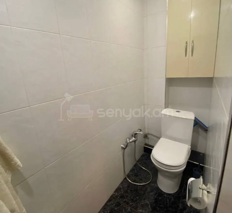 4 Սենյականոց Բնակարան, 86քմ, 1/8 հարկ, Կոսմետիկ Վերանորոգված