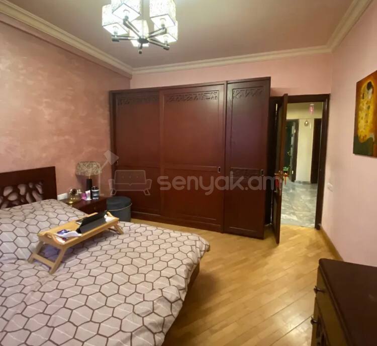 4 Սենյականոց Բնակարան, 86քմ, 1/8 հարկ, Կոսմետիկ Վերանորոգված