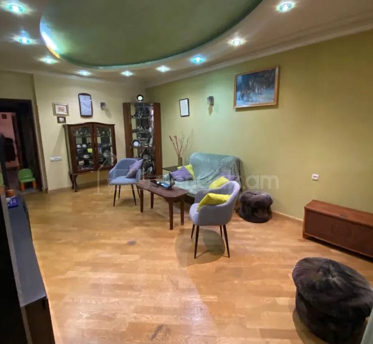 4 Սենյականոց Բնակարան, 86քմ, 1/8 հարկ, Կոսմետիկ Վերանորոգված