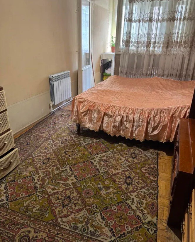 3 Սենյականոց Բնակարան Քարե Շենքում, 93քմ, 2/7 հարկ, Պետական Վիճակում