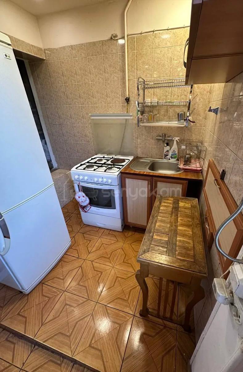 3 Սենյականոց Բնակարան Քարե Շենքում, 73քմ, 4/4 հարկ, Կոսմետիկ Վերանորոգված