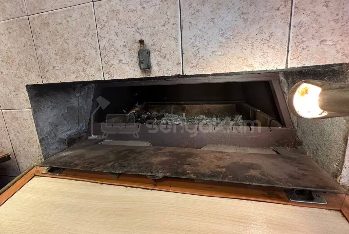 3 Սենյականոց Բնակարան Քարե Շենքում, 73քմ, 4/4 հարկ, Կոսմետիկ Վերանորոգված