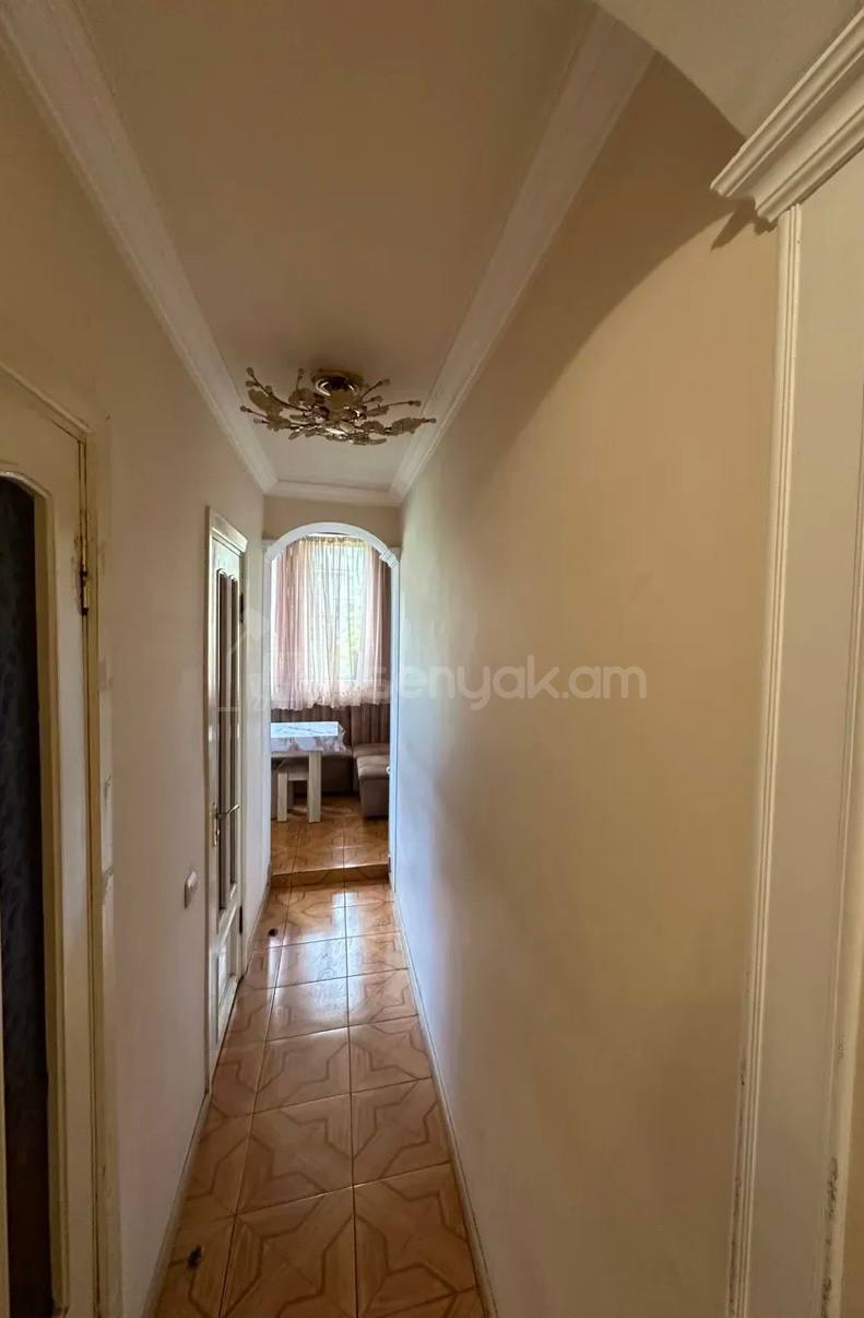 3 Սենյականոց Բնակարան Քարե Շենքում, 73քմ, 4/4 հարկ, Կոսմետիկ Վերանորոգված