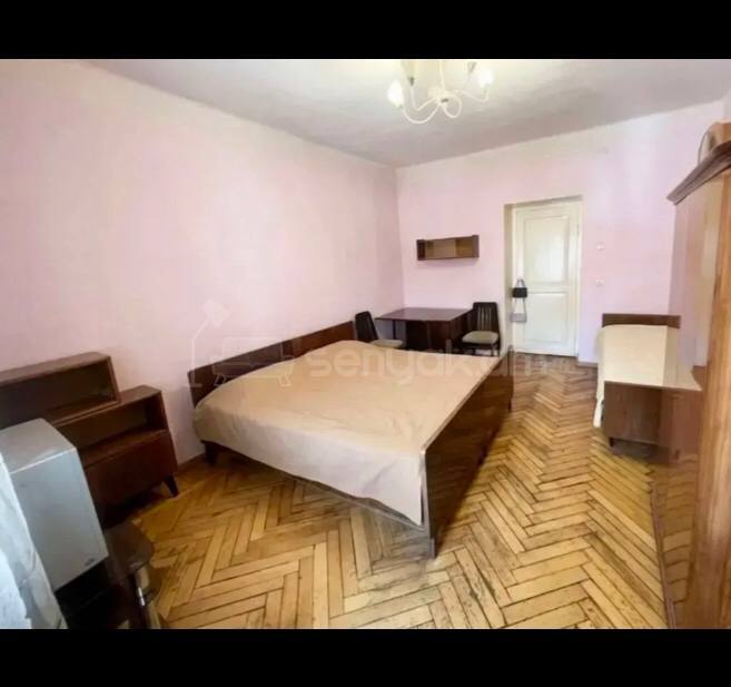 3 Սենյականոց Բնակարան Քարե Շենքում, 89քմ, 1/5 հարկ, Կոսմետիկ Վերանորոգված