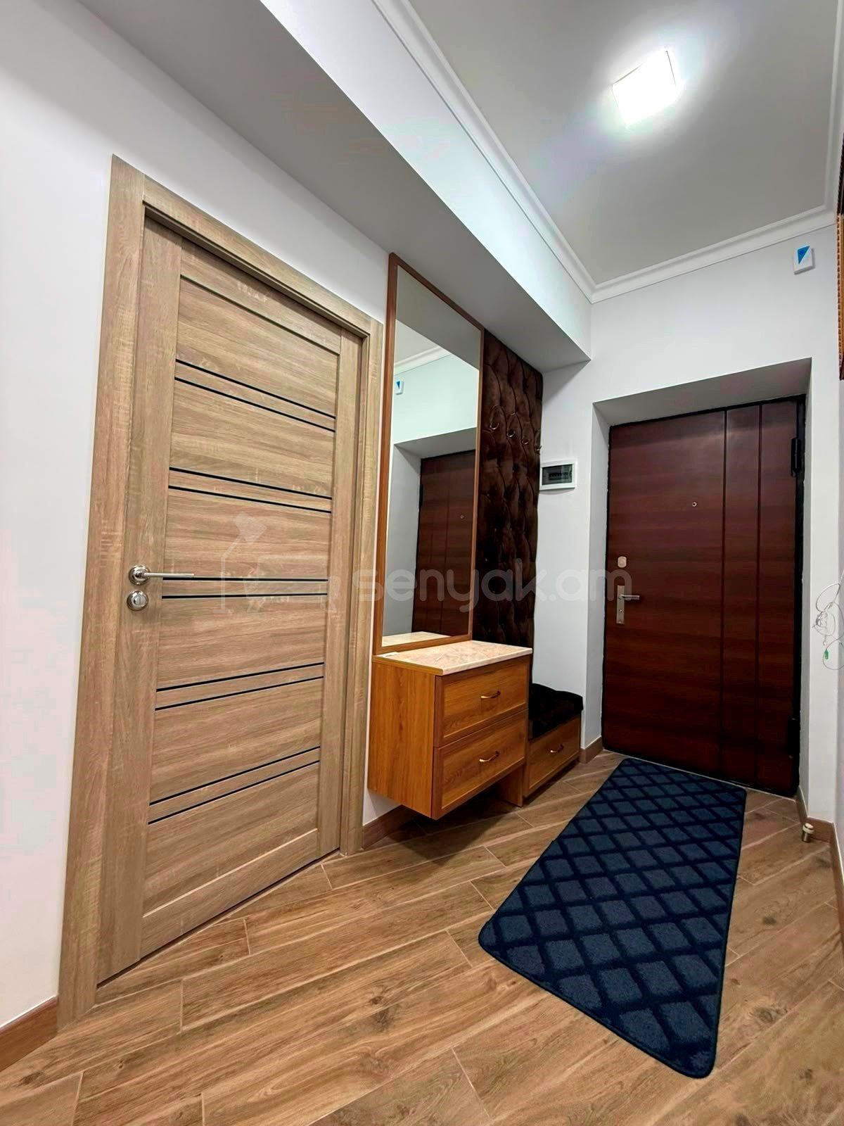 3 Սենյականոց Բնակարան Քարե Շենքում, 100քմ, 2/4 հարկ, Դիզայներական Վերանորոգված, Կահավորված, Արևկող