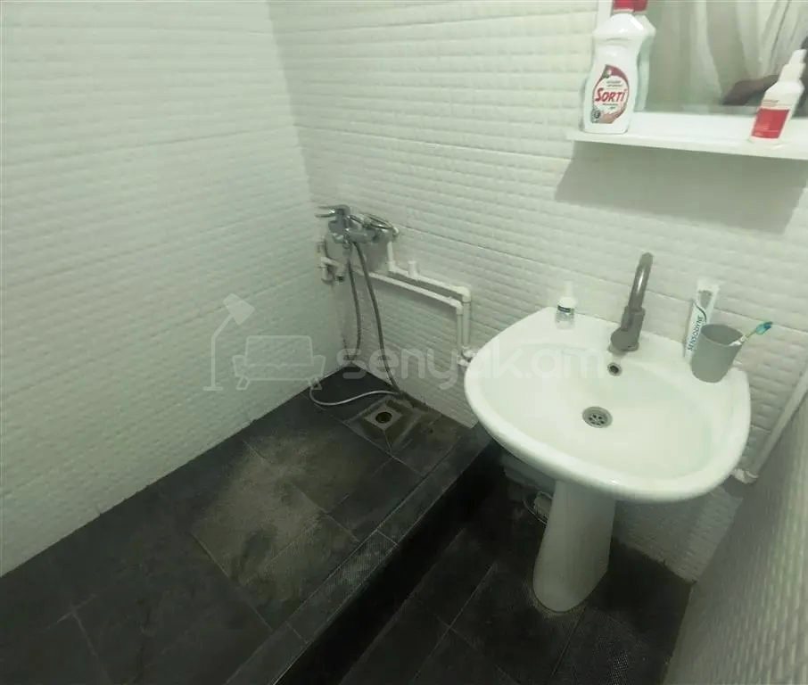 3 Սենյականոց Բնակարան, 89քմ, 8/15 հարկ, Նորմալ Վիճակում