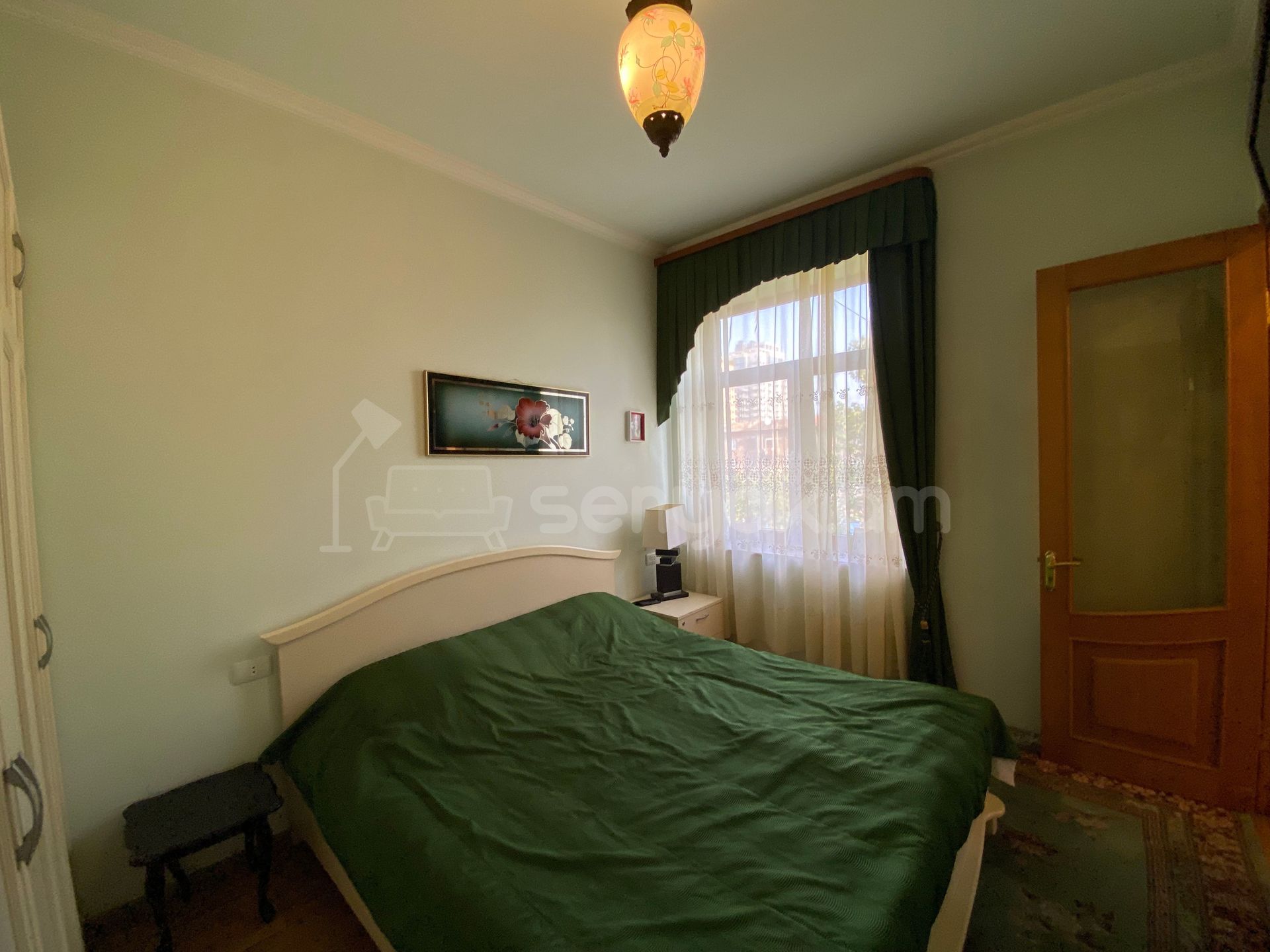 3 Սենյականոց Բնակարան Քարե Շենքում, 110քմ, 5/5 հարկ, Կապիտալ Վերանորոգված