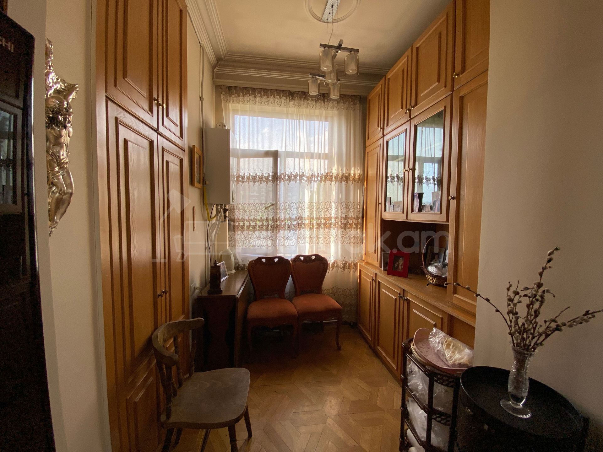 3 Սենյականոց Բնակարան Քարե Շենքում, 110քմ, 5/5 հարկ, Կապիտալ Վերանորոգված