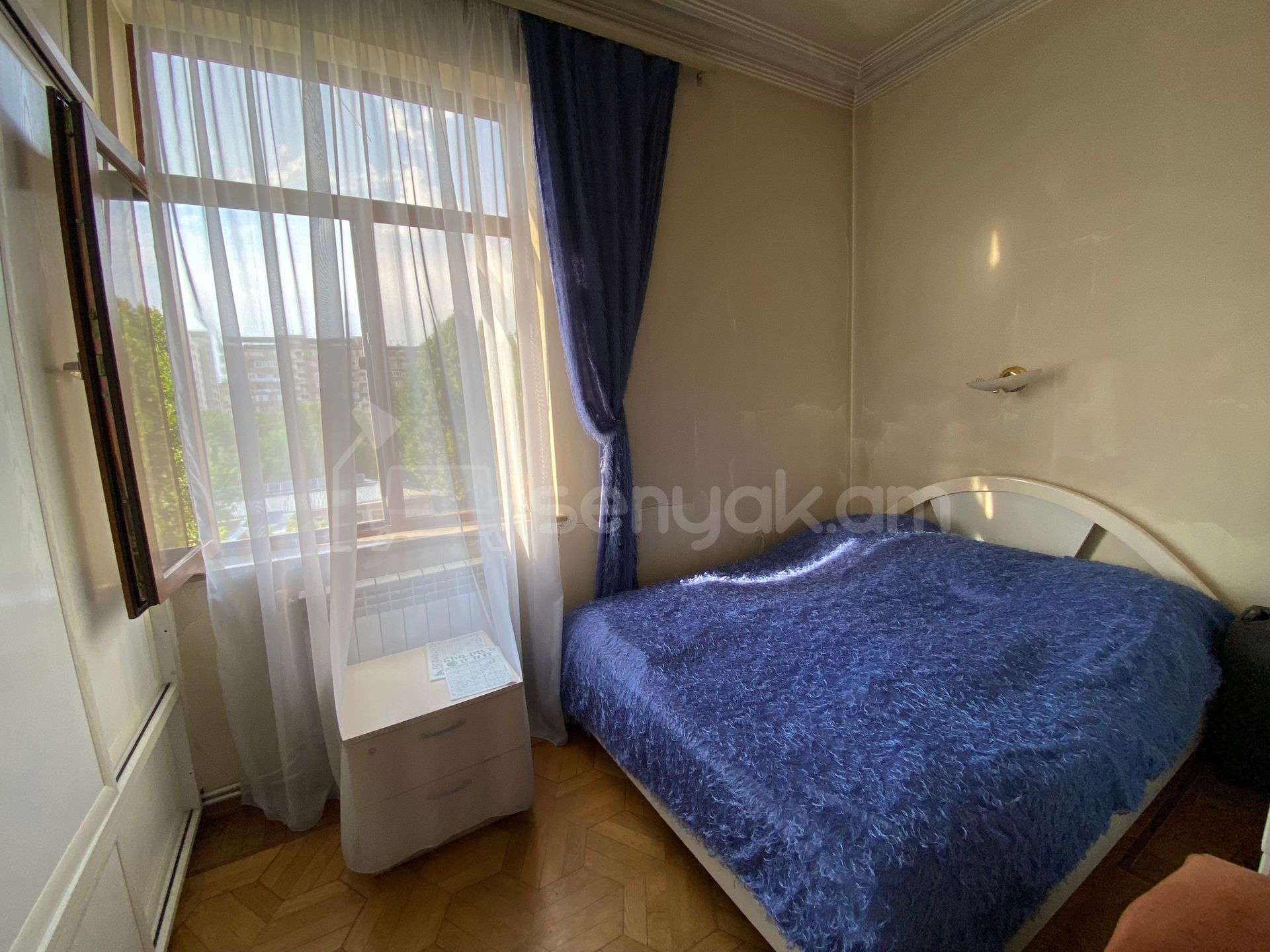3 Սենյականոց Բնակարան Քարե Շենքում, 110քմ, 5/5 հարկ, Կապիտալ Վերանորոգված
