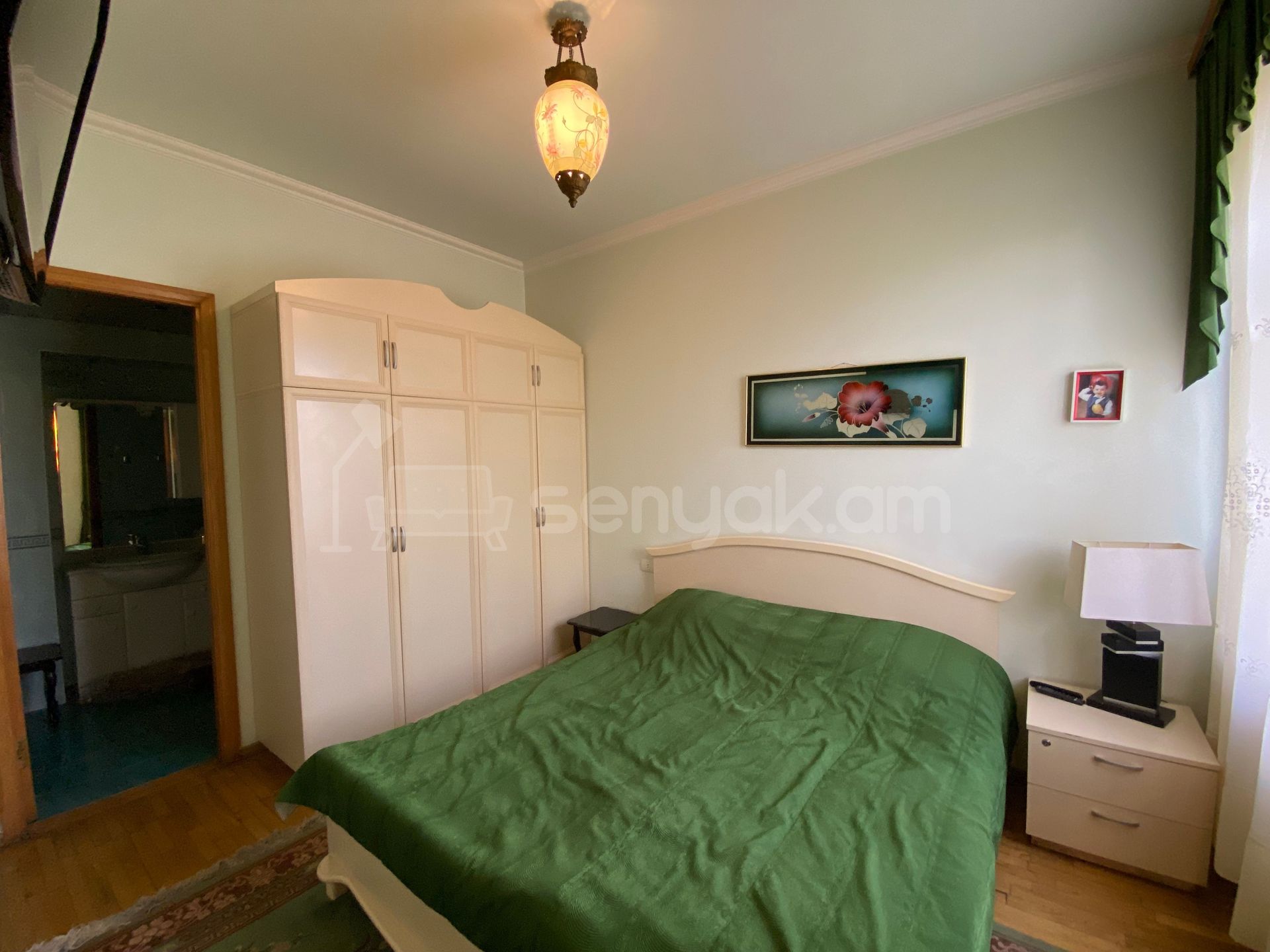 3 Սենյականոց Բնակարան Քարե Շենքում, 110քմ, 5/5 հարկ, Կապիտալ Վերանորոգված