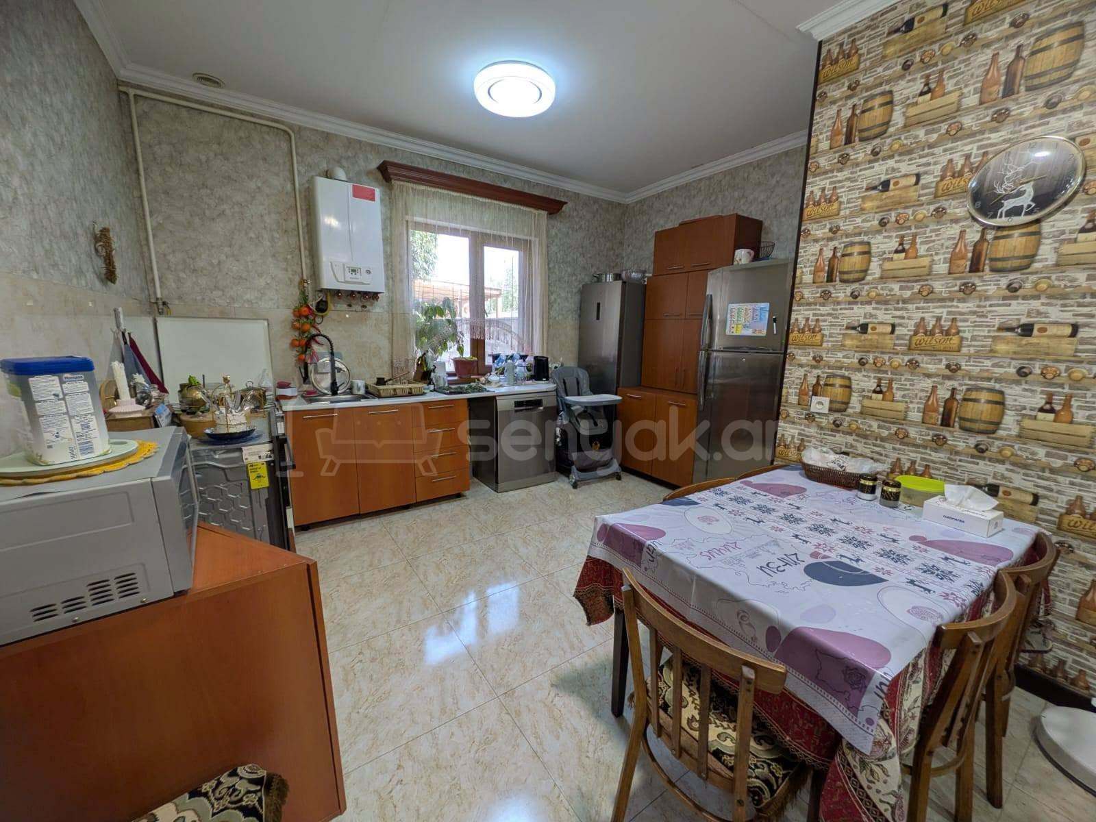4 Սենյականոց Սեփական Տուն, 178քմ, Կապիտալ Վերանորոգված
