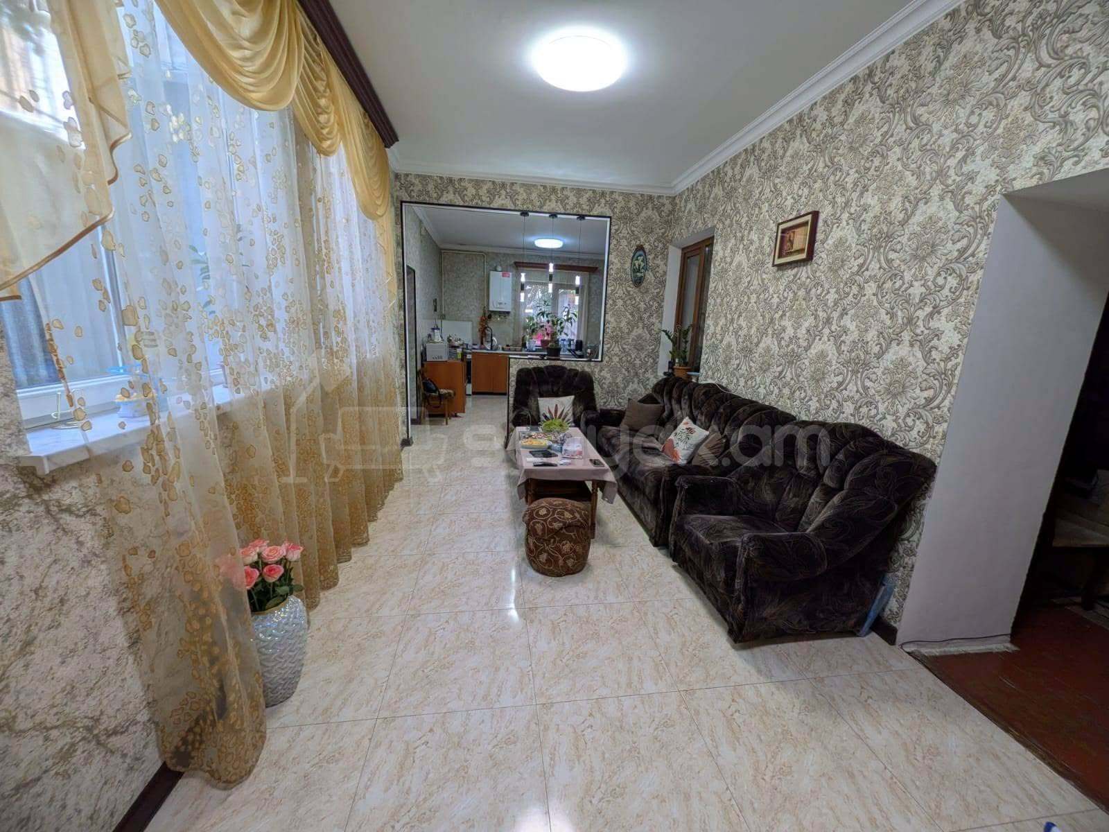 4 Սենյականոց Սեփական Տուն, 178քմ, Կապիտալ Վերանորոգված
