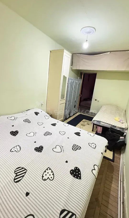 2 Սենյականոց Բնակարան Քարե Շենքում, 55քմ, 1/4 հարկ, Նորմալ Վիճակում