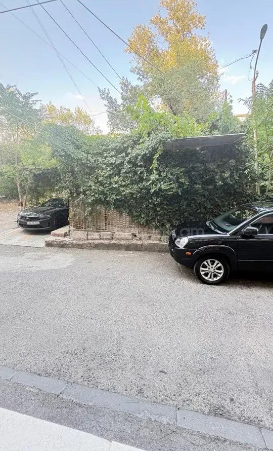 2 Սենյականոց Բնակարան Քարե Շենքում, 55քմ, 1/4 հարկ, Նորմալ Վիճակում