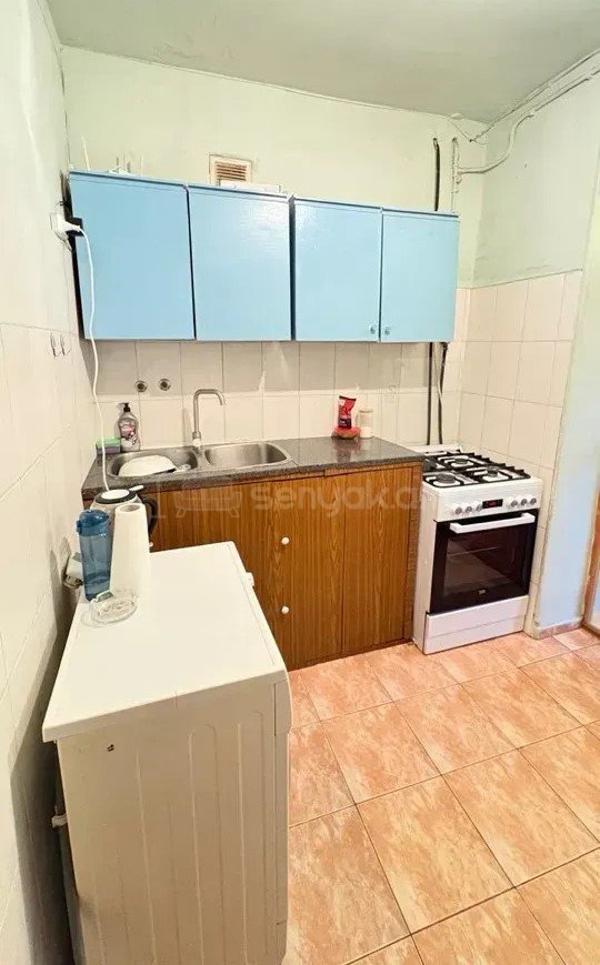 2 Սենյականոց Բնակարան Քարե Շենքում, 55քմ, 1/4 հարկ, Նորմալ Վիճակում
