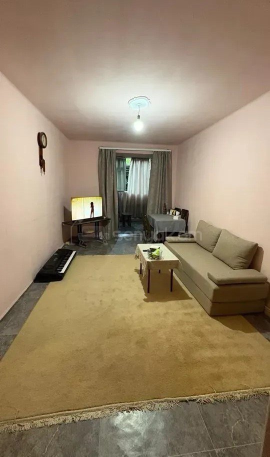 2 Սենյականոց Բնակարան Քարե Շենքում, 55քմ, 1/4 հարկ, Նորմալ Վիճակում