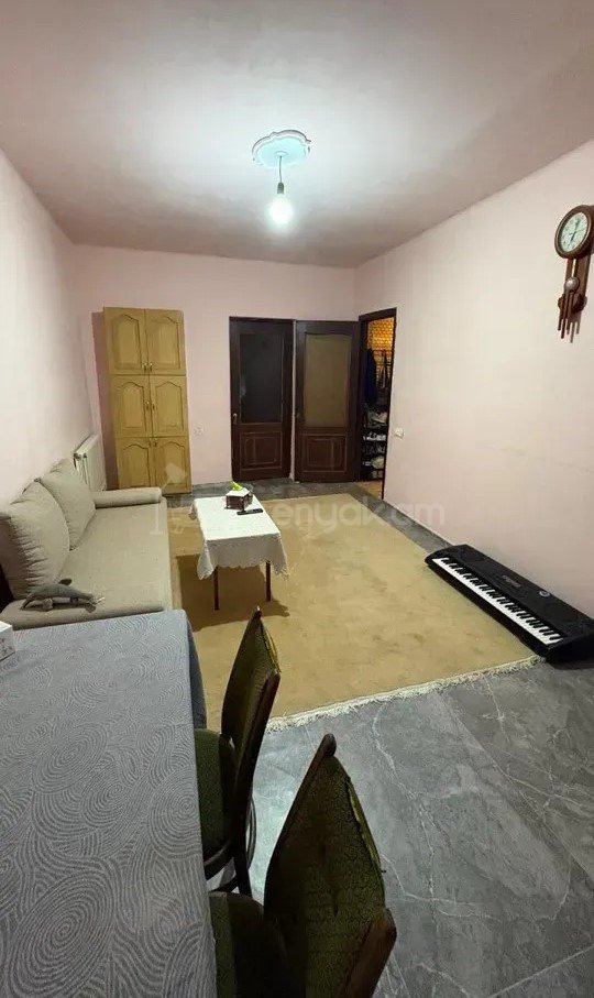 2 Սենյականոց Բնակարան Քարե Շենքում, 55քմ, 1/4 հարկ, Նորմալ Վիճակում