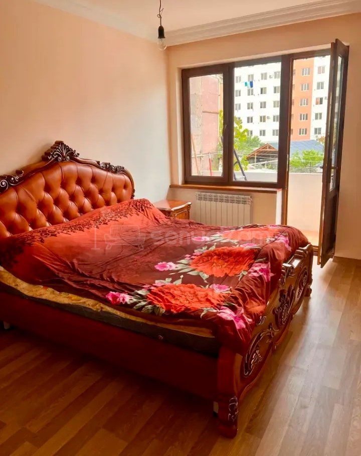 3 Սենյականոց Բնակարան Քարե Շենքում, 77քմ, 2/5 հարկ, Կապիտալ Վերանորոգված
