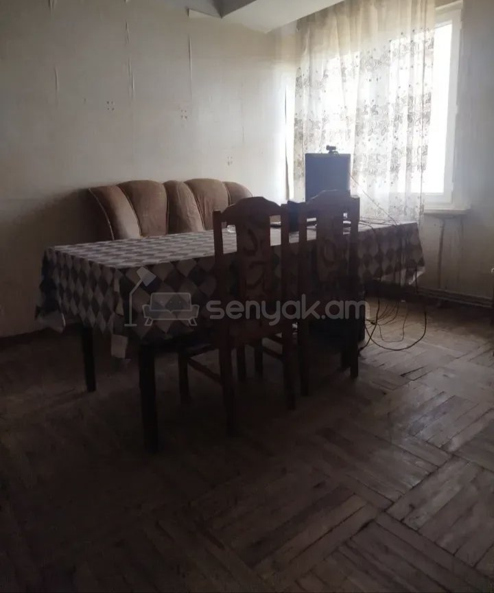 3 Սենյականոց Բնակարան Քարե Շենքում, 82քմ, 9/14 հարկ, Նորմալ Վիճակում, Կահավորված, Արևկող