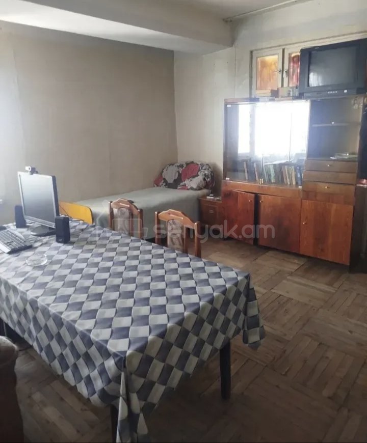 3 Սենյականոց Բնակարան Քարե Շենքում, 82քմ, 9/14 հարկ, Նորմալ Վիճակում, Կահավորված, Արևկող