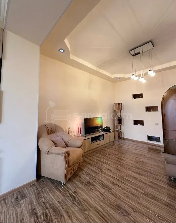 3 Սենյականոց Բնակարան Քարե Շենքում, 78քմ, 4/4 հարկ, Կապիտալ Վերանորոգված, Կահավորված