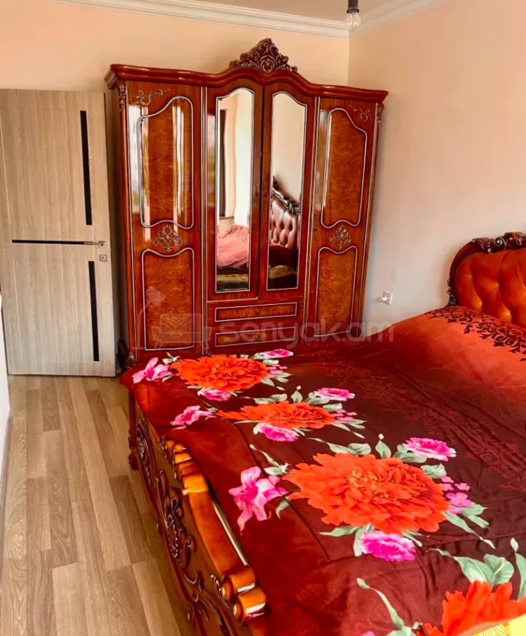 3 Սենյականոց Բնակարան Քարե Շենքում, 77քմ, 2/5 հարկ, Կապիտալ Վերանորոգված