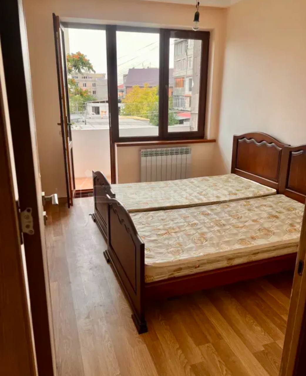 3 Սենյականոց Բնակարան Քարե Շենքում, 77քմ, 2/5 հարկ, Կապիտալ Վերանորոգված
