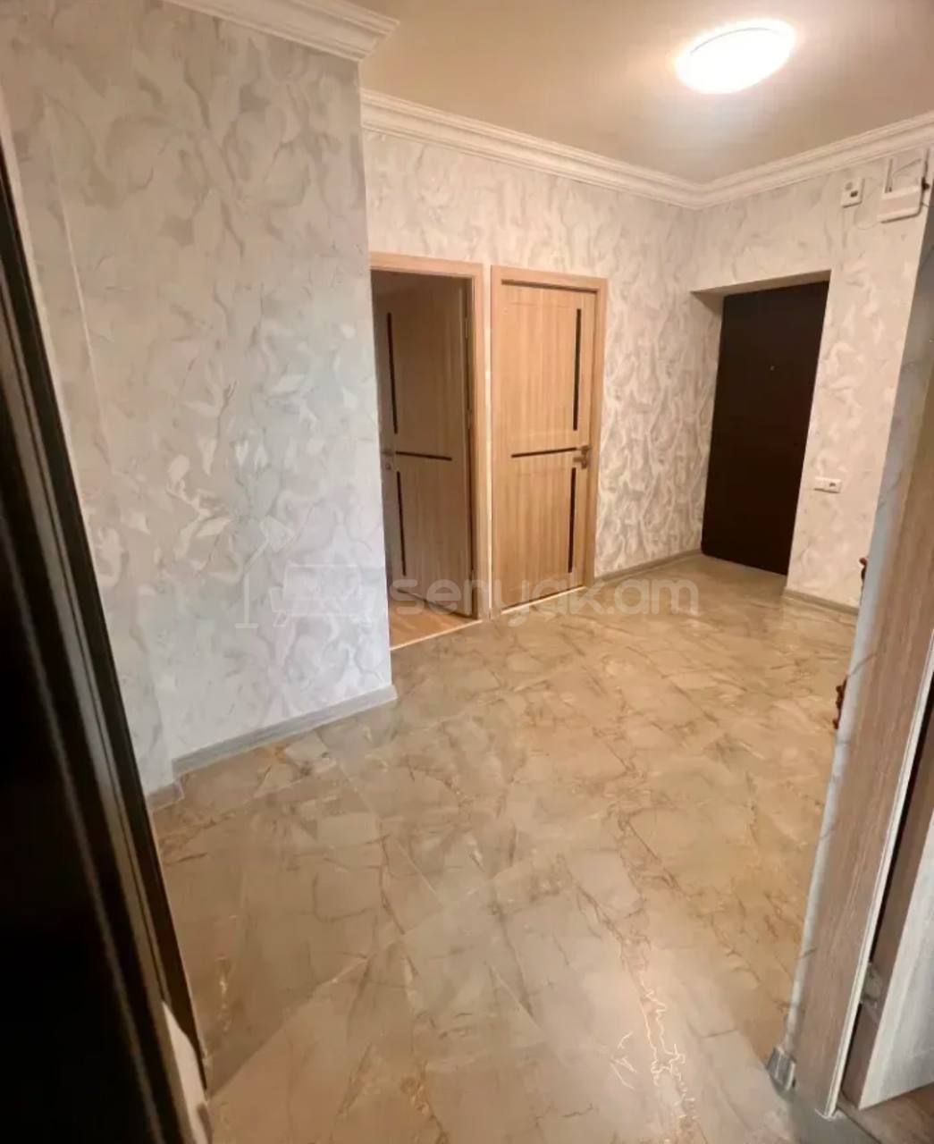 3 Սենյականոց Բնակարան Քարե Շենքում, 77քմ, 2/5 հարկ, Կապիտալ Վերանորոգված