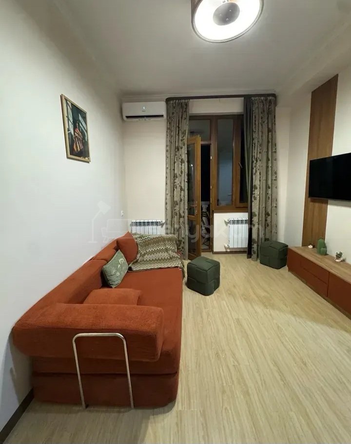 2 Սենյականոց Բնակարան Նորակառույց Քարե Շենքում, 50քմ, 8/8 հարկ, Կապիտալ Վերանորոգված, Կահավորված