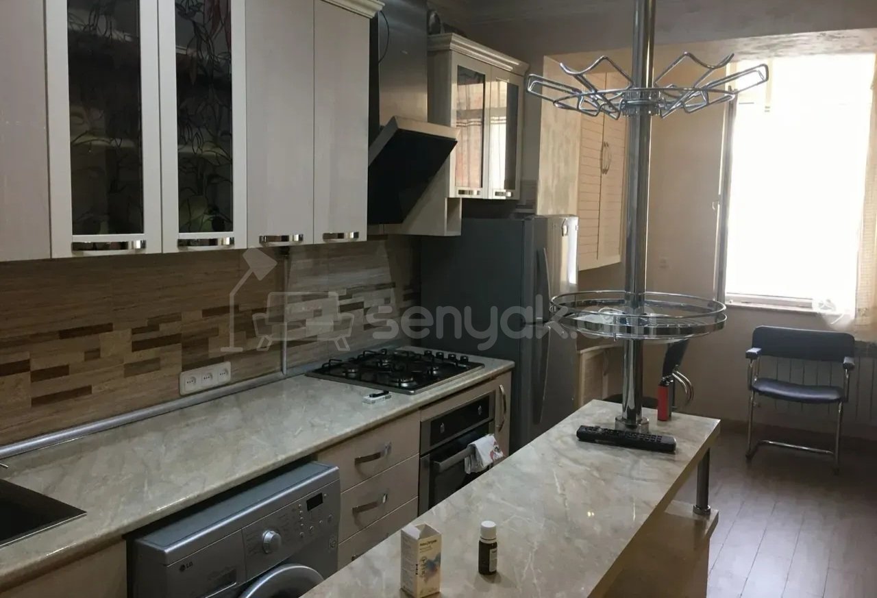 1 Սենյականոց Բնակարան Քարե Շենքում, 47քմ, 5/5 հարկ, Կապիտալ Վերանորոգված, Կահավորված