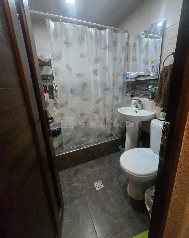 2 Սենյականոց Բնակարան, 53քմ, 2/5 հարկ, Կապիտալ Վերանորոգված