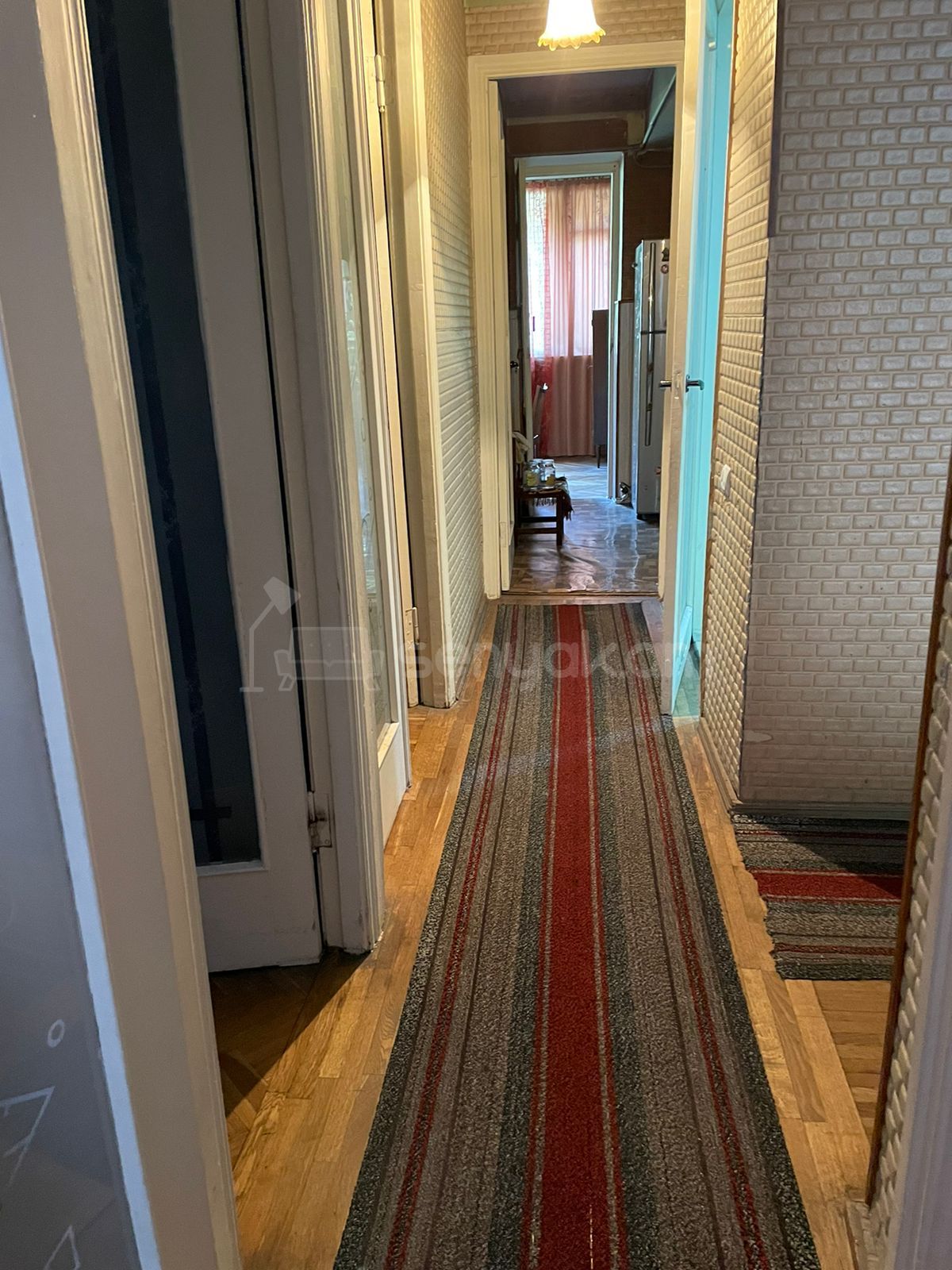 4 Սենյականոց Բնակարան Քարե Շենքում, 120քմ, 5/5 հարկ, Պետական Վիճակում