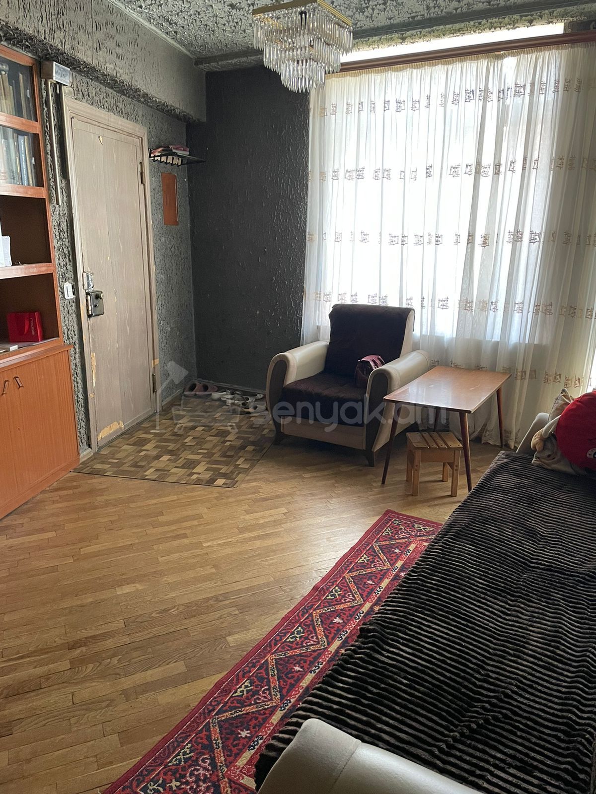 4 Սենյականոց Բնակարան Քարե Շենքում, 120քմ, 5/5 հարկ, Պետական Վիճակում