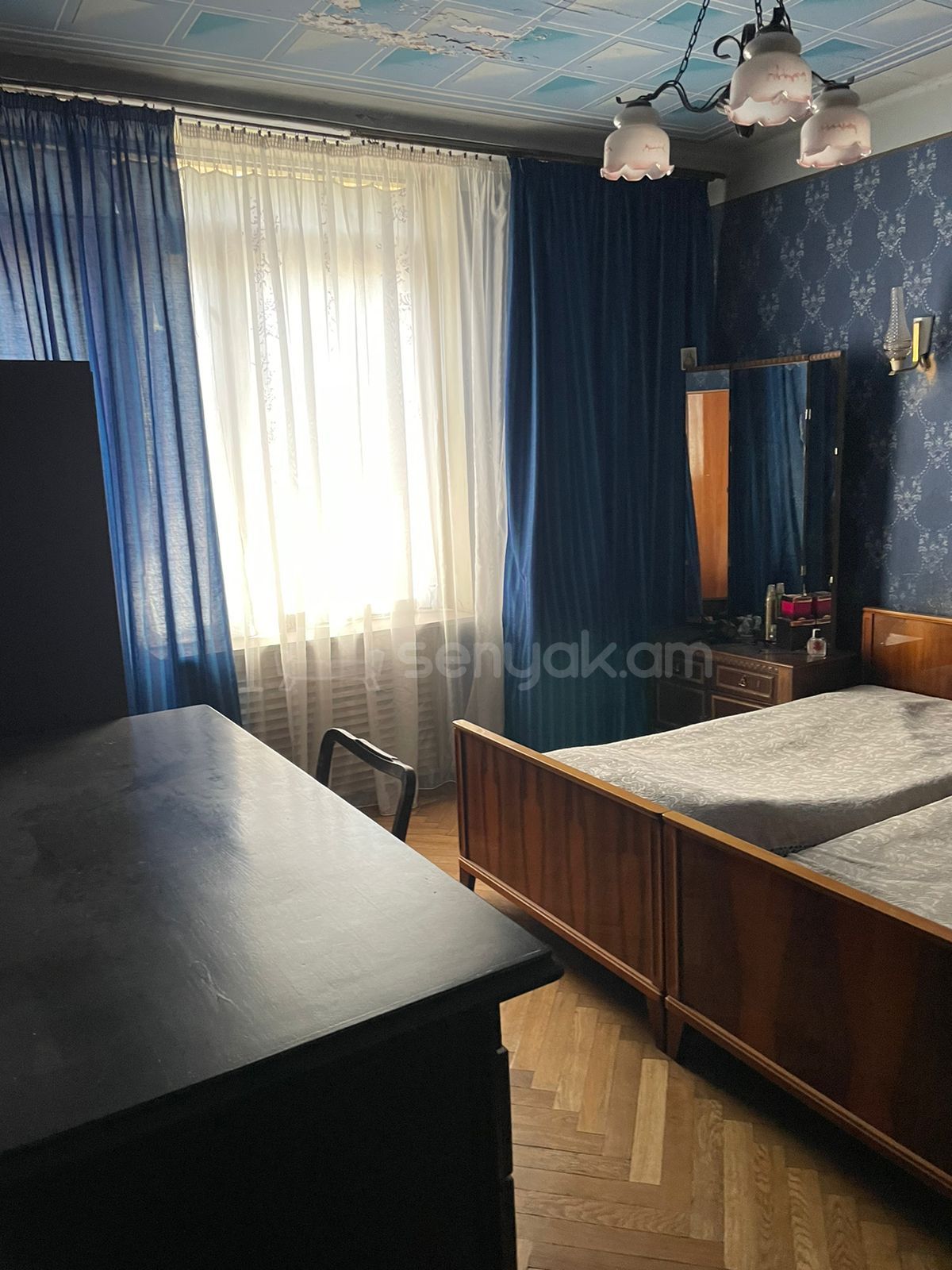 4 Սենյականոց Բնակարան Քարե Շենքում, 120քմ, 5/5 հարկ, Պետական Վիճակում
