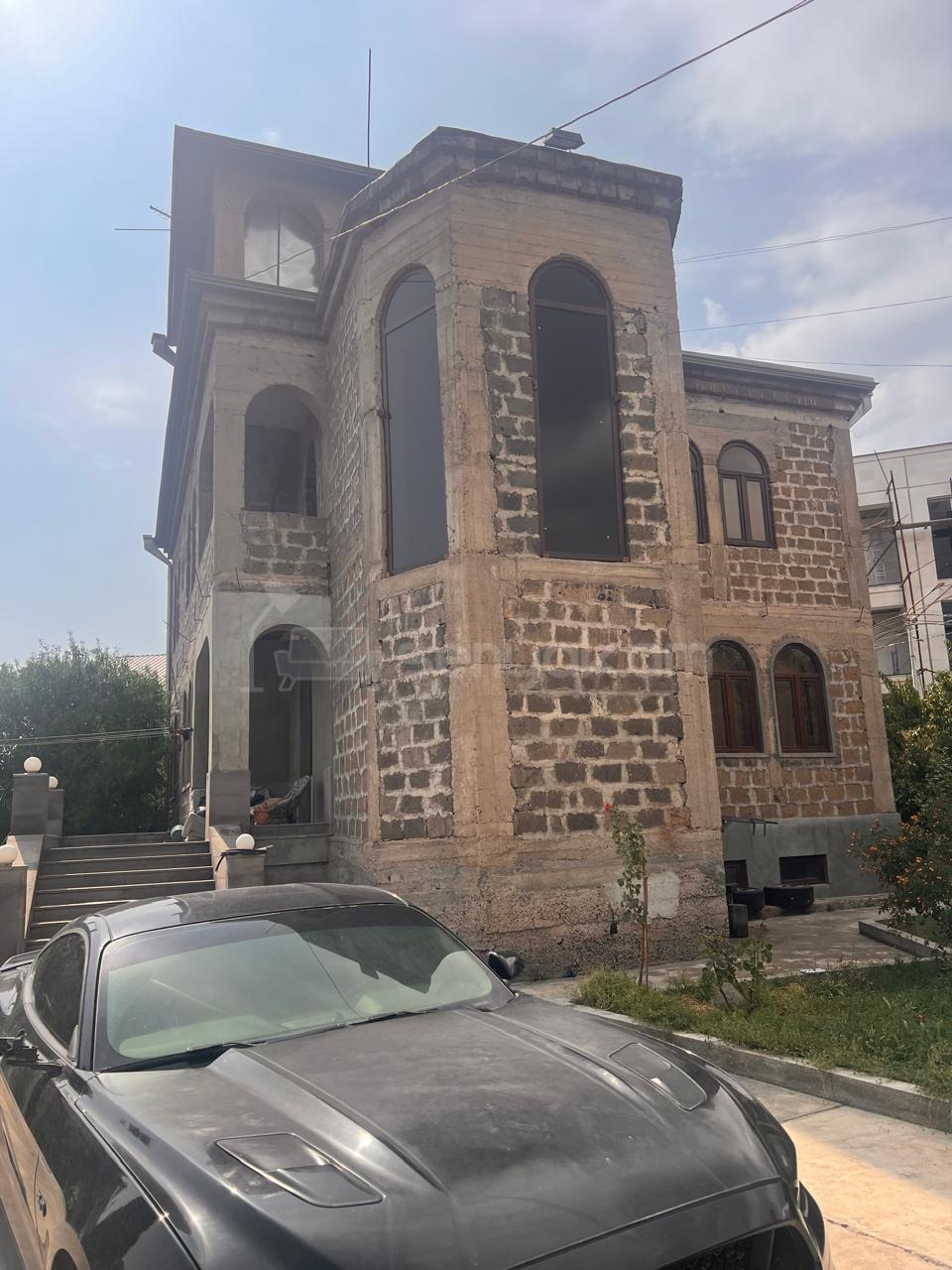 7 Սենյականոց Շքեղ Առանձնատուն, 447քմ, Ավտոտնակով