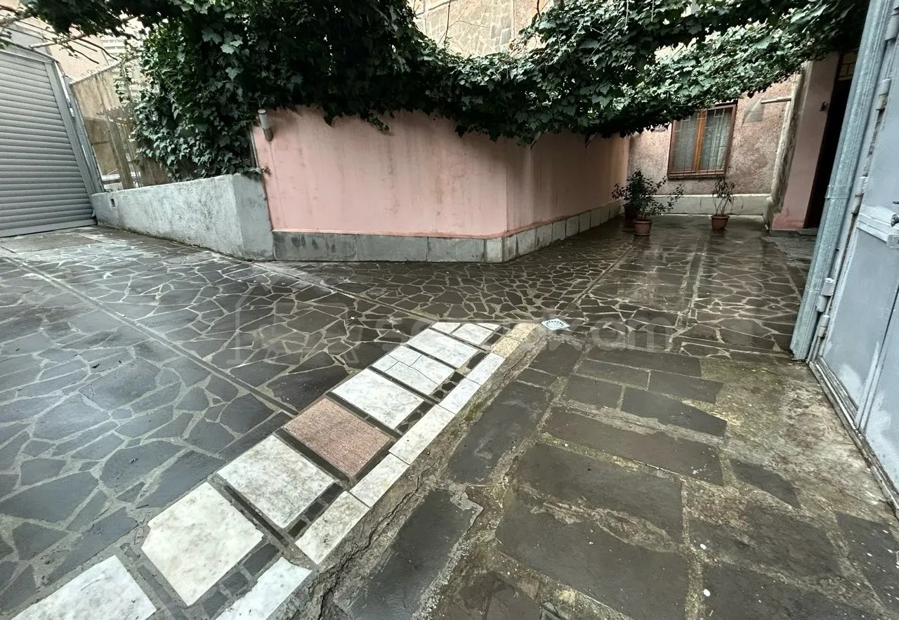 3 Սենյականոց Բնակարան, 80քմ, 1/9 հարկ, Նորմալ Վիճակում