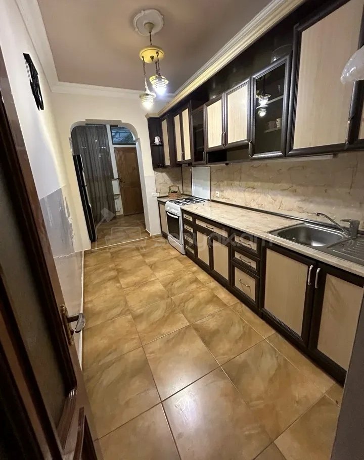 3 Սենյականոց Բնակարան, 80քմ, 1/9 հարկ, Նորմալ Վիճակում