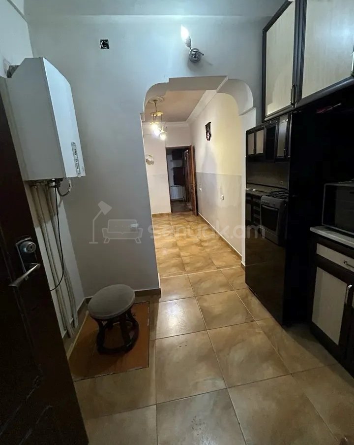 3 Սենյականոց Բնակարան, 80քմ, 1/9 հարկ, Նորմալ Վիճակում