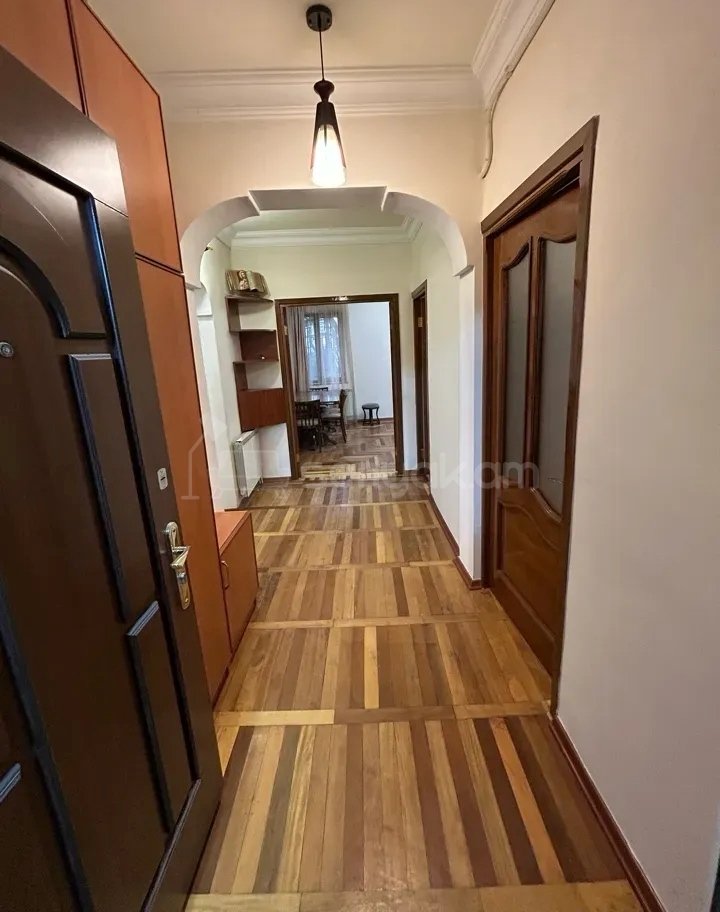 3 Սենյականոց Բնակարան, 80քմ, 1/9 հարկ, Նորմալ Վիճակում