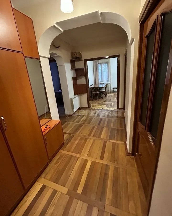 3 Սենյականոց Բնակարան, 80քմ, 1/9 հարկ, Նորմալ Վիճակում